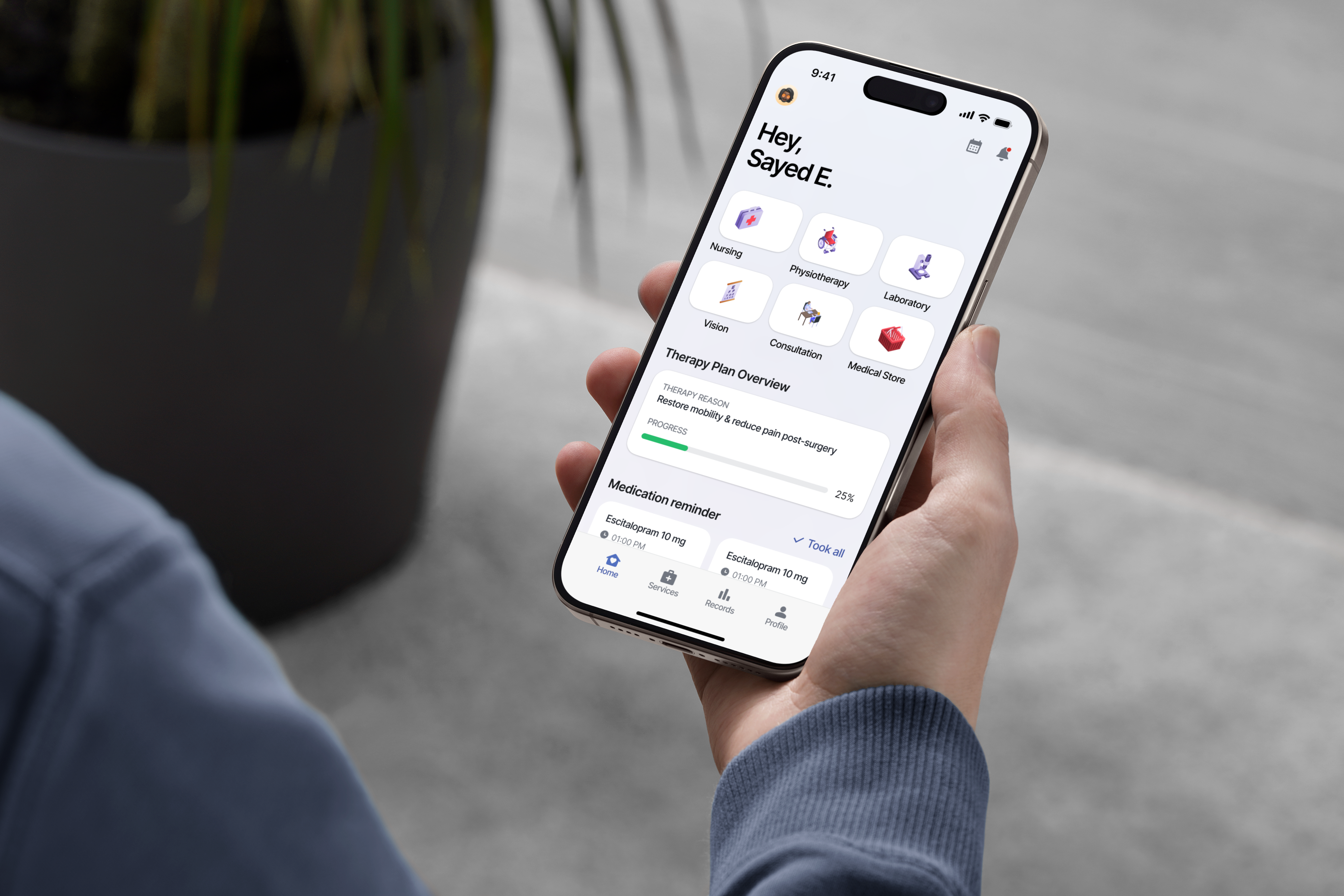 Mu’een mobile app mockups showing dashboard, vitals, and service request.
